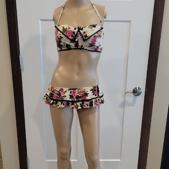 Vintage Betsey Johnson Pink and Cream Bikini - Picture 4 of 5